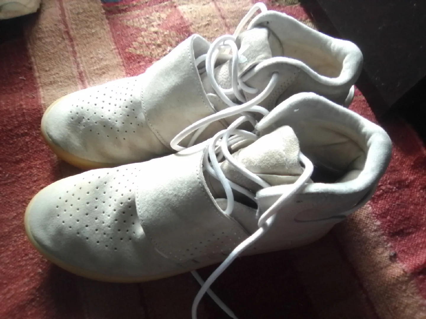 Men's sz 7.5 Suede Adidas Tubular Invaders image indicator(3)