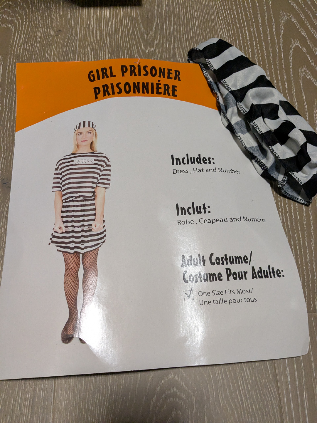 Girl Prisoner Costume & ball and chains 🥕 - photo 2