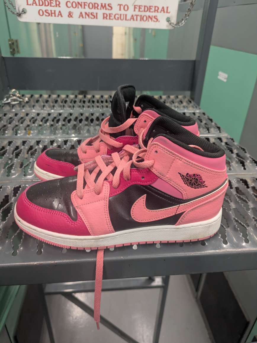Nike Air Jordan 1 Mid GS Pink Black Size 6Y