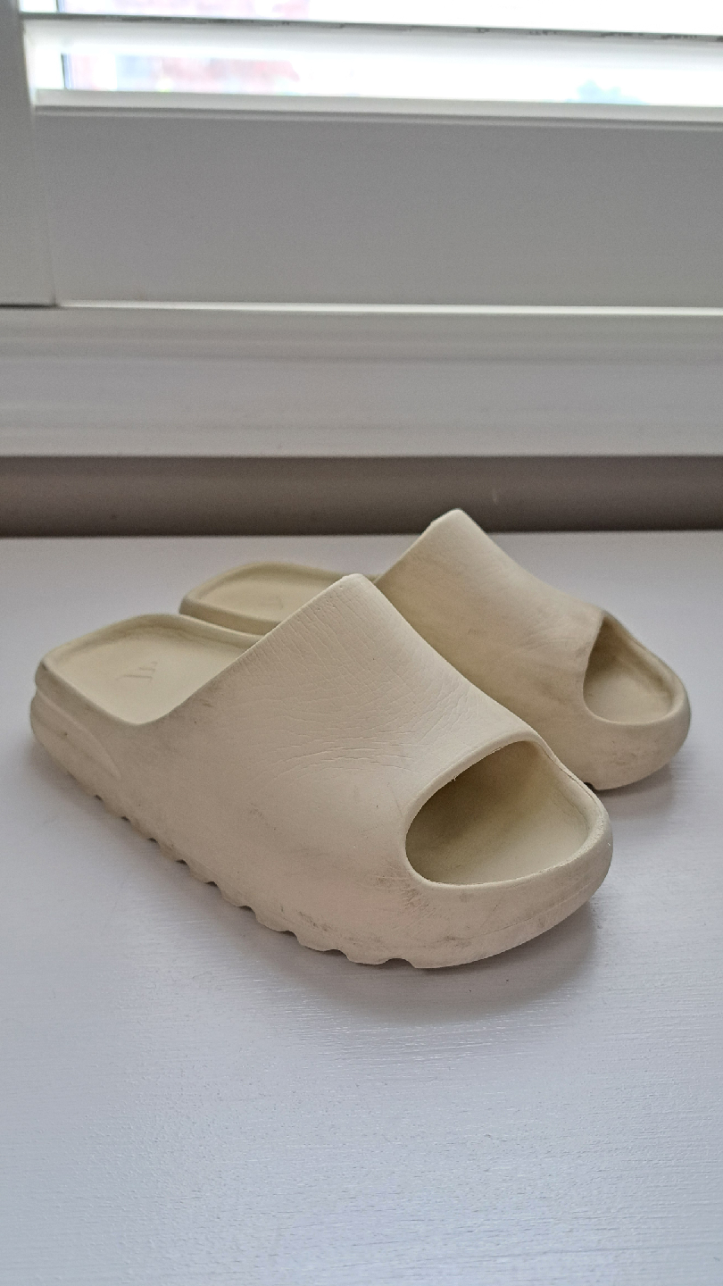Adidas Yeezy Slide Sz 6.5 US