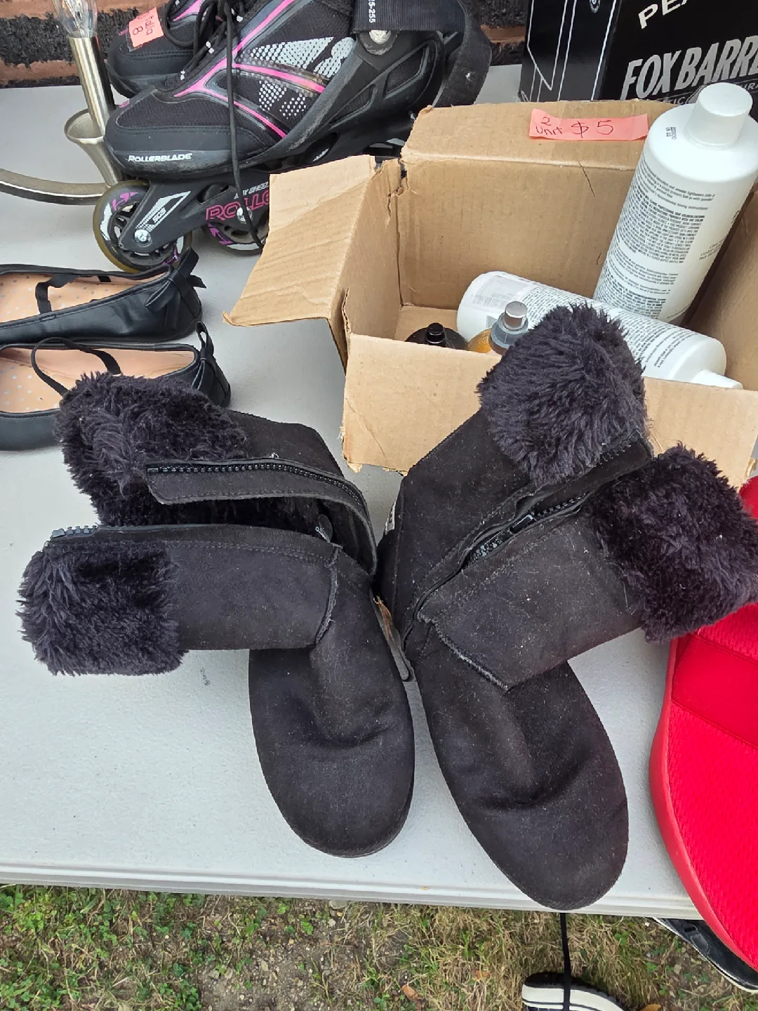 Mixed Lot of Shoes and Rollerblades image indicator(3)