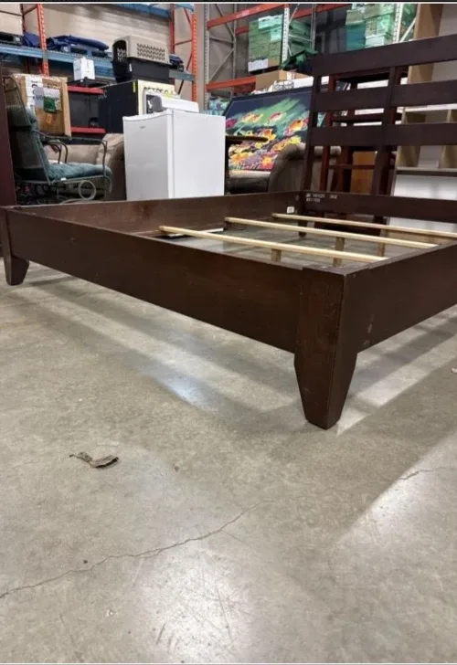 Ethan Allen Horizon Collection Queensize Bed Frame image indicator(4)