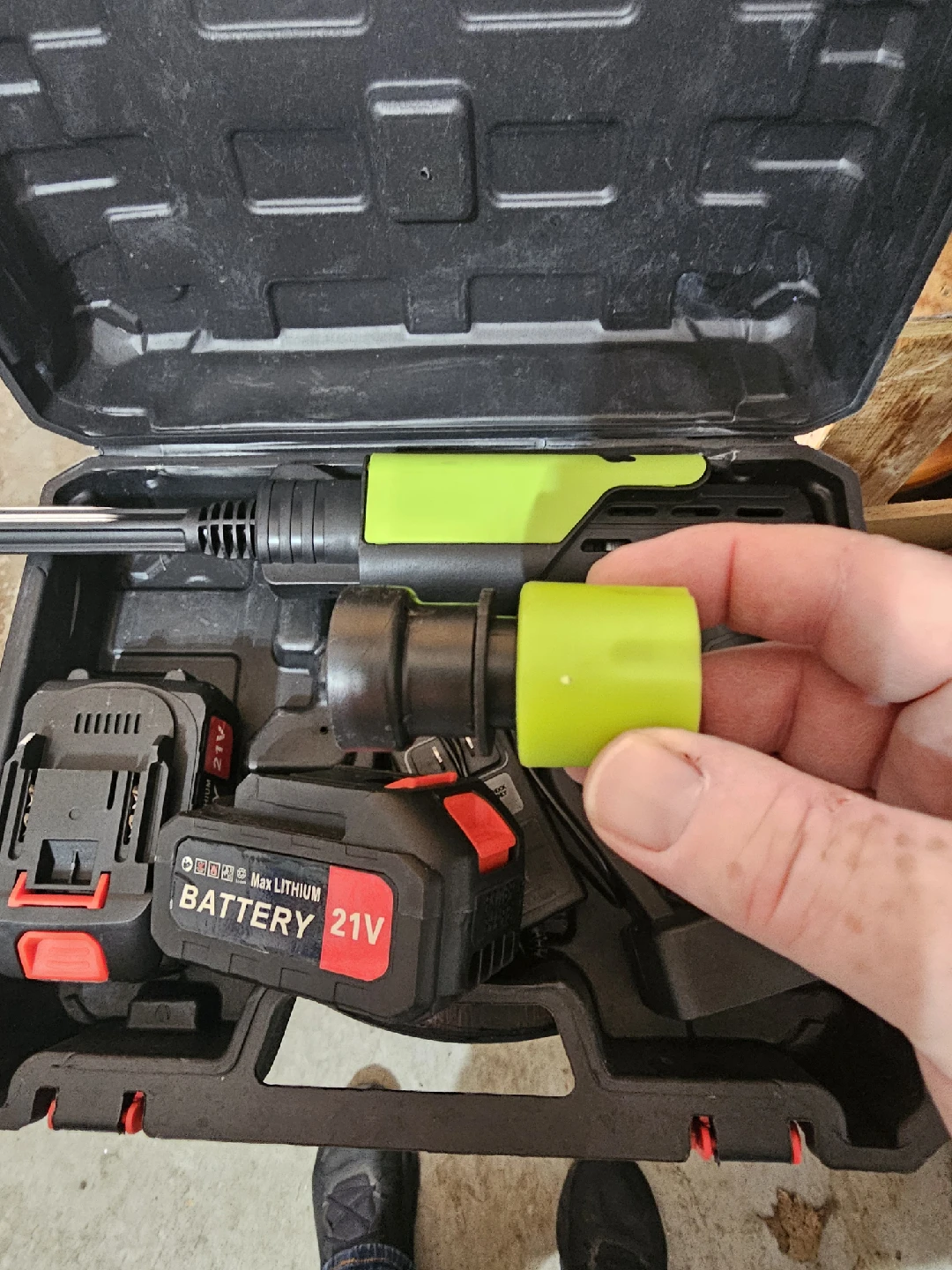 Cordless Pressure Washer with 2  21 V Batteries - photo 3