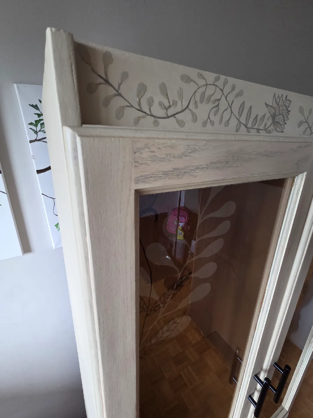 Display Cabinet with Glass Doors image indicator(5)