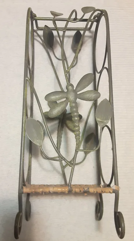 Metal Bottle Rack with Dragonfly Design image indicator(4)