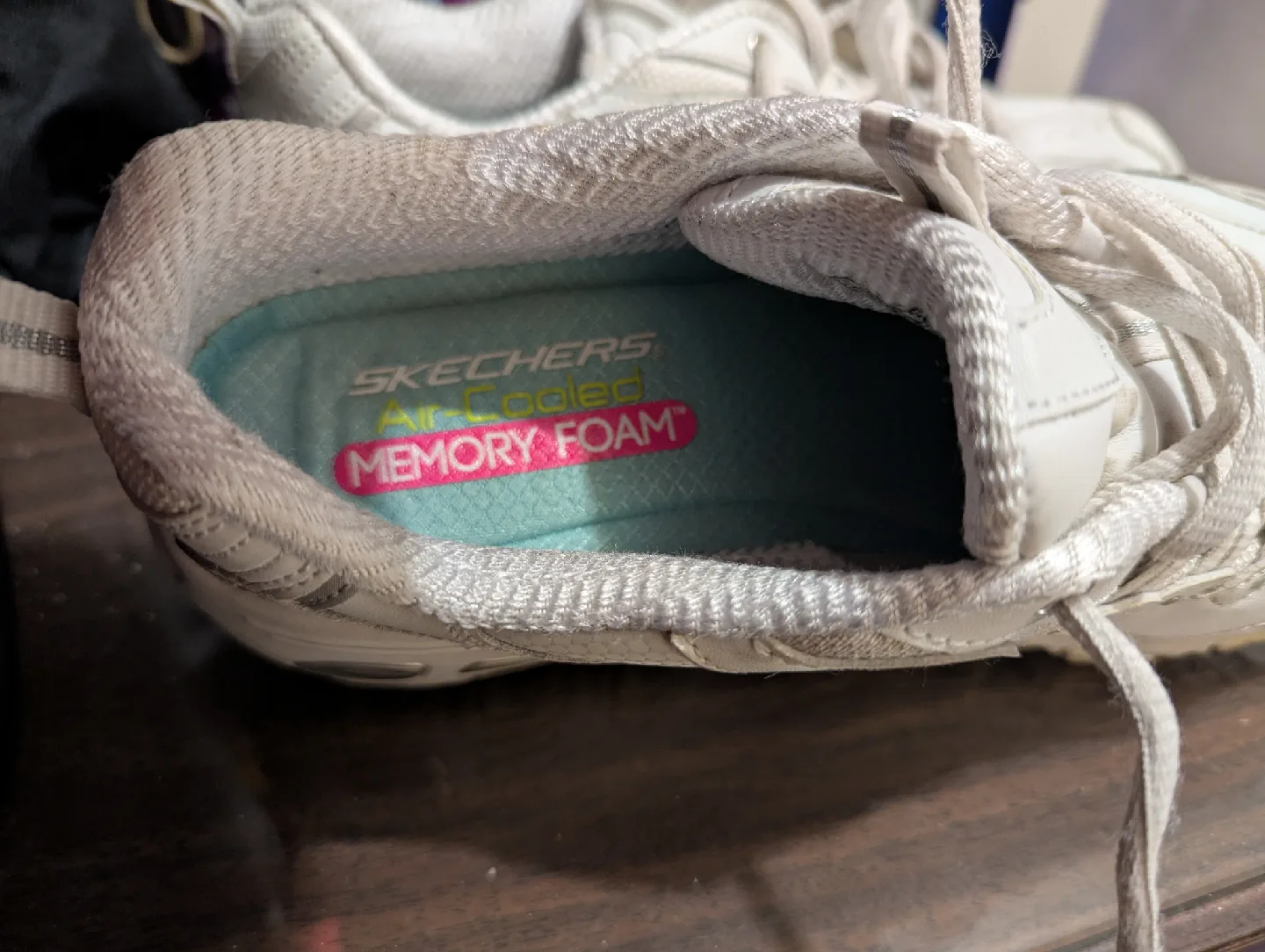 Skechers D'Lites White Sneakers, size 9 image indicator(4)