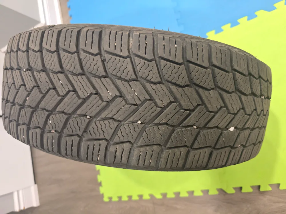 Michelin  4  SNOW Tire 205/55/R16  90% condition image indicator(3)