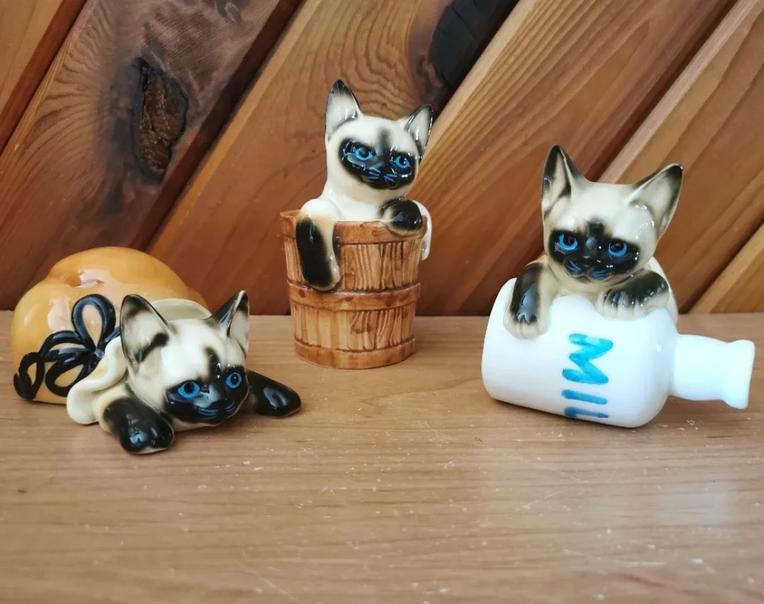 Set of 3 Vintage Siamese Cat Figurines thumbnail
