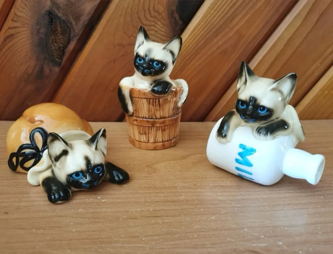 Set of 3 Vintage Siamese Cat Figurines image indicator(6)