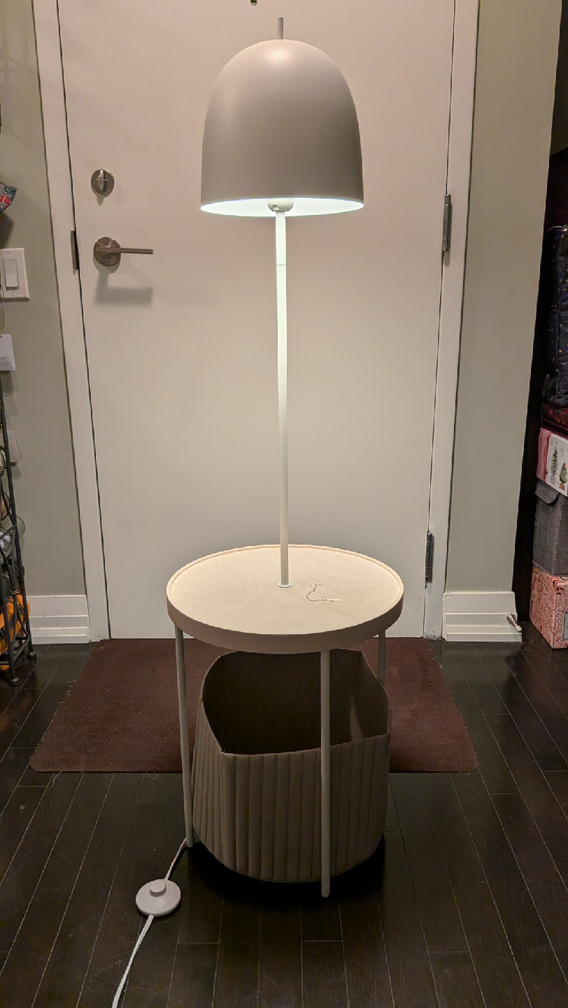 Side Table Floor Lamp with Basket Storage and Foot pedal seitch