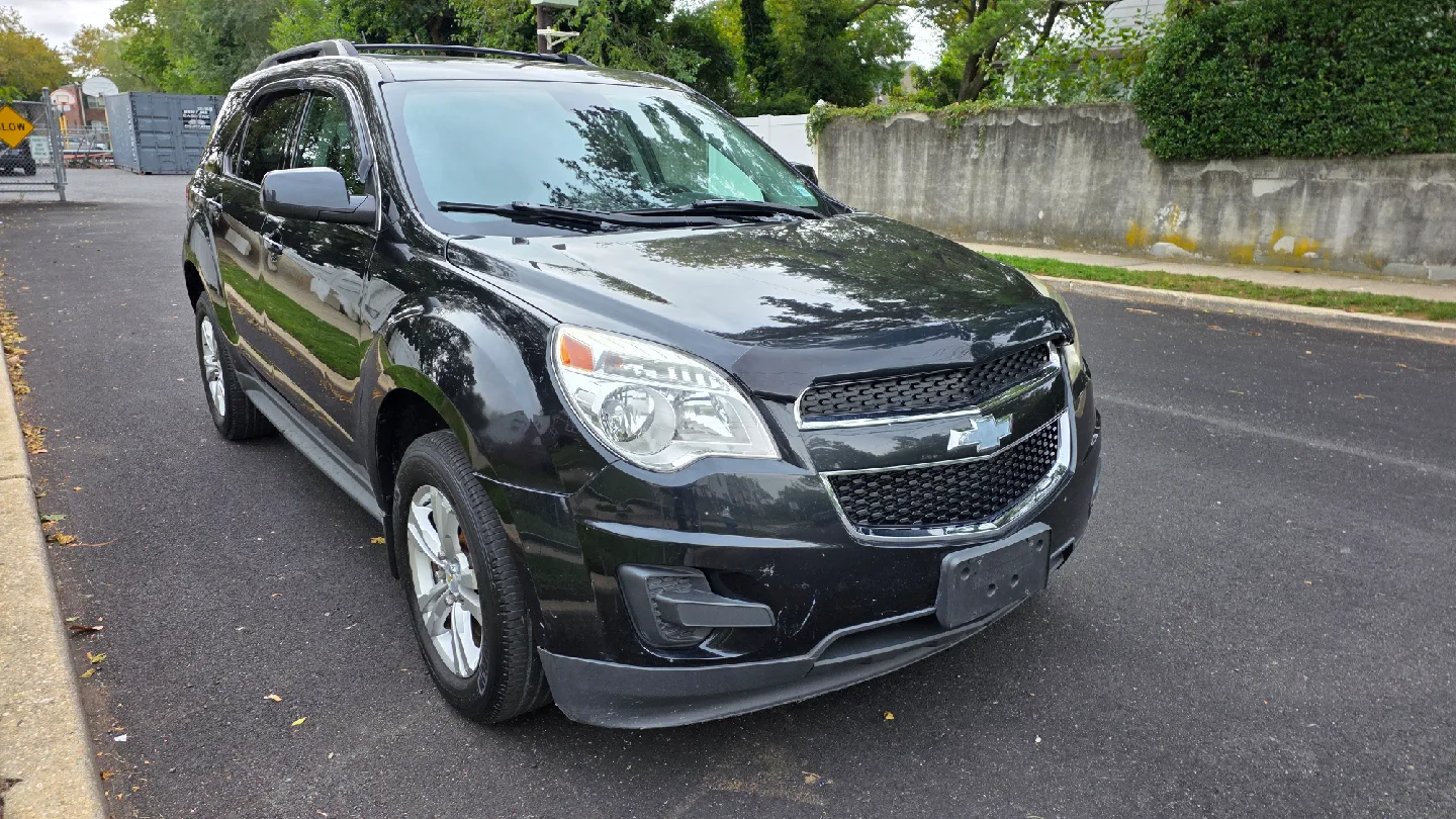 2013 Chevrolet Equinox LT AWD SUV - Black SUV image indicator(2)