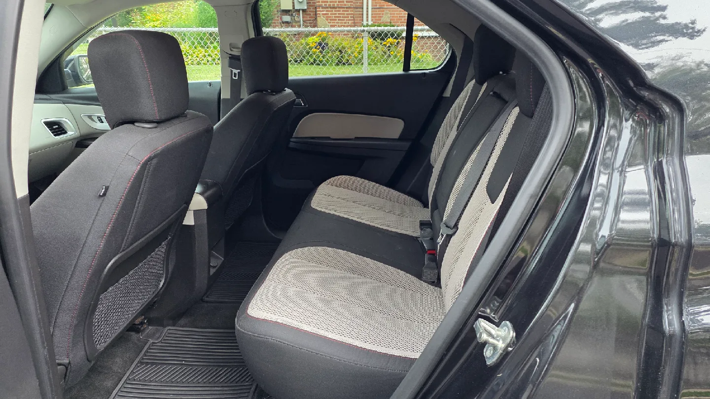 2013 Chevrolet Equinox LT AWD SUV - Black SUV image indicator(6)