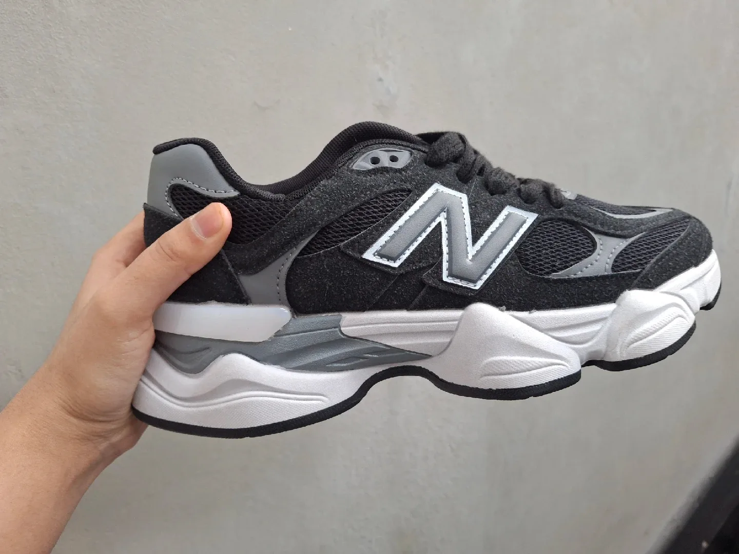 New Balance 9060 Black Sneakers image indicator(2)