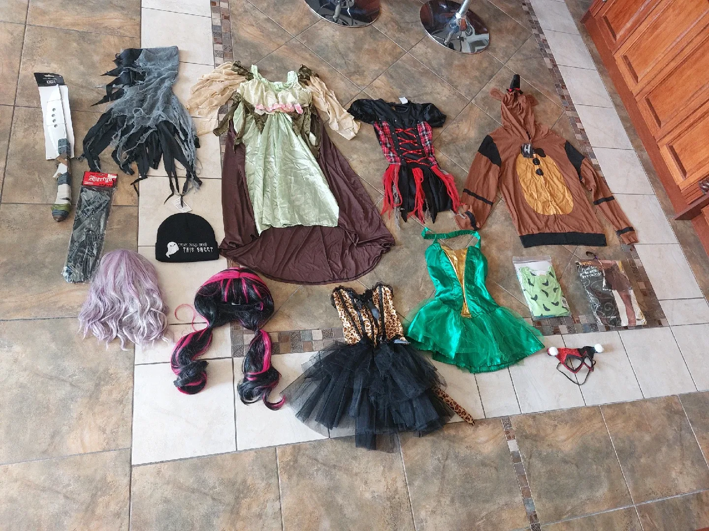 Halloween costumes accessories kids adults image indicator(6)