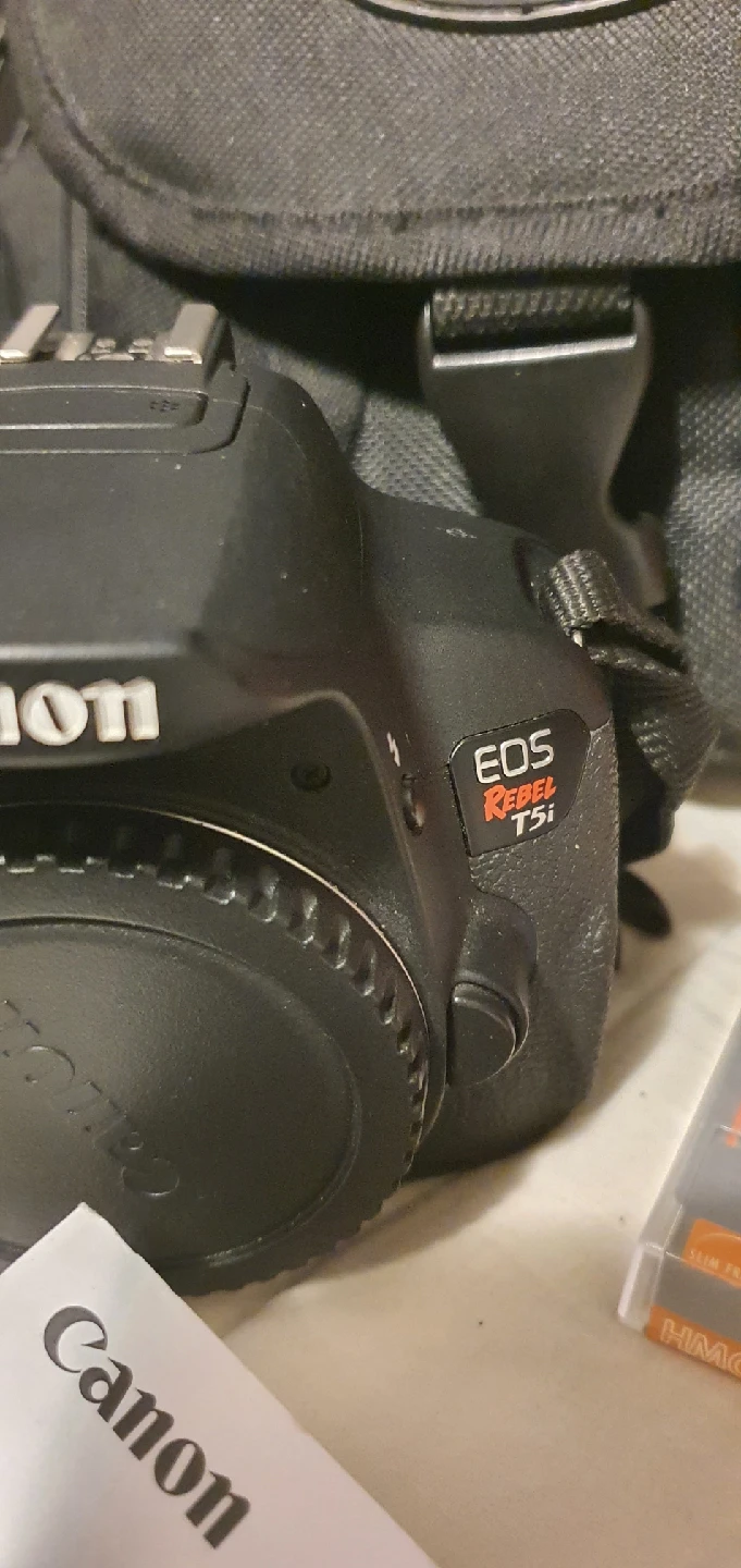 Canon EOS Rebel T5i Camera Kit