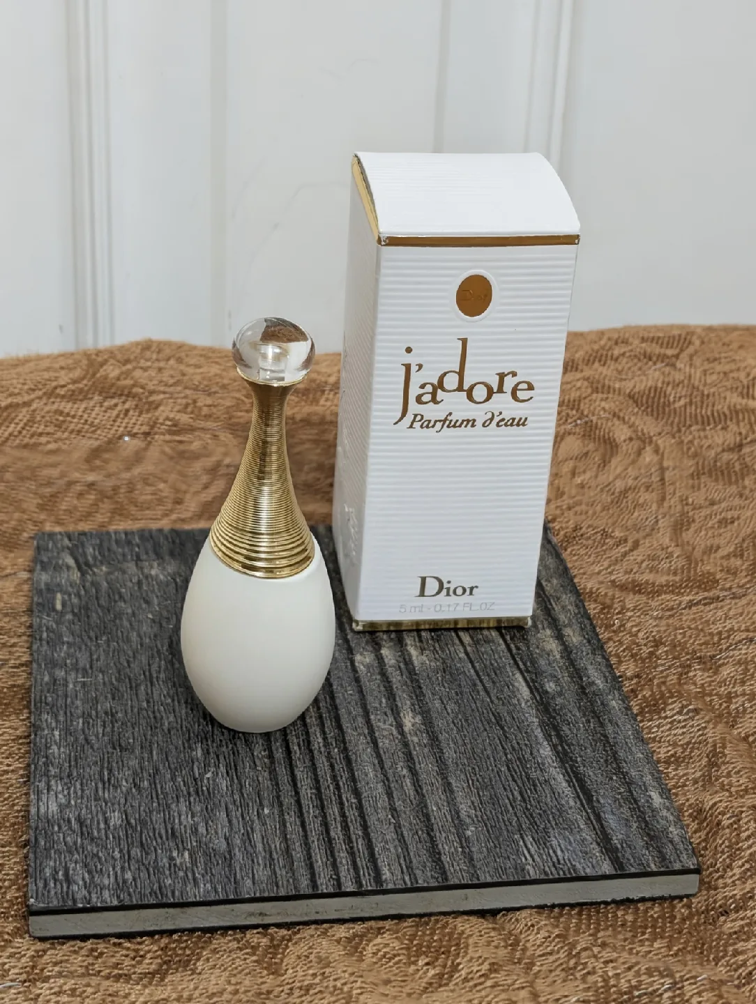 Beauty Travel Bundle: Dior J'adore, Olay, & Juicy Couture image indicator(6)