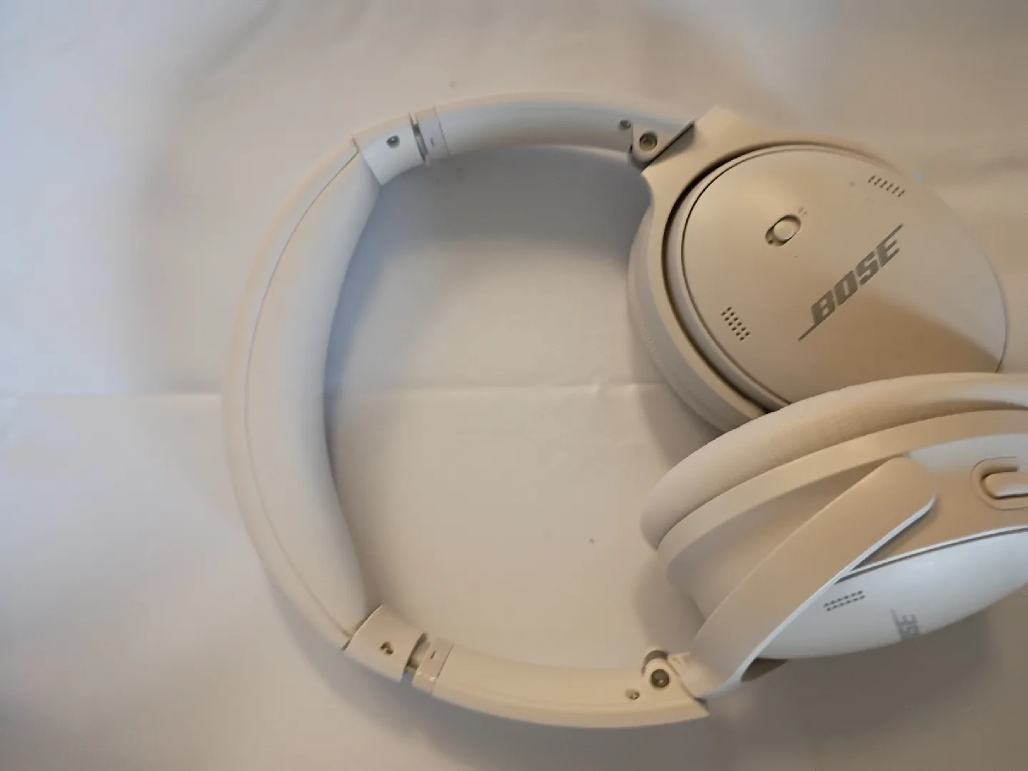 Bose QuietComfort 45 Wireless Headphones - White image indicator(4)