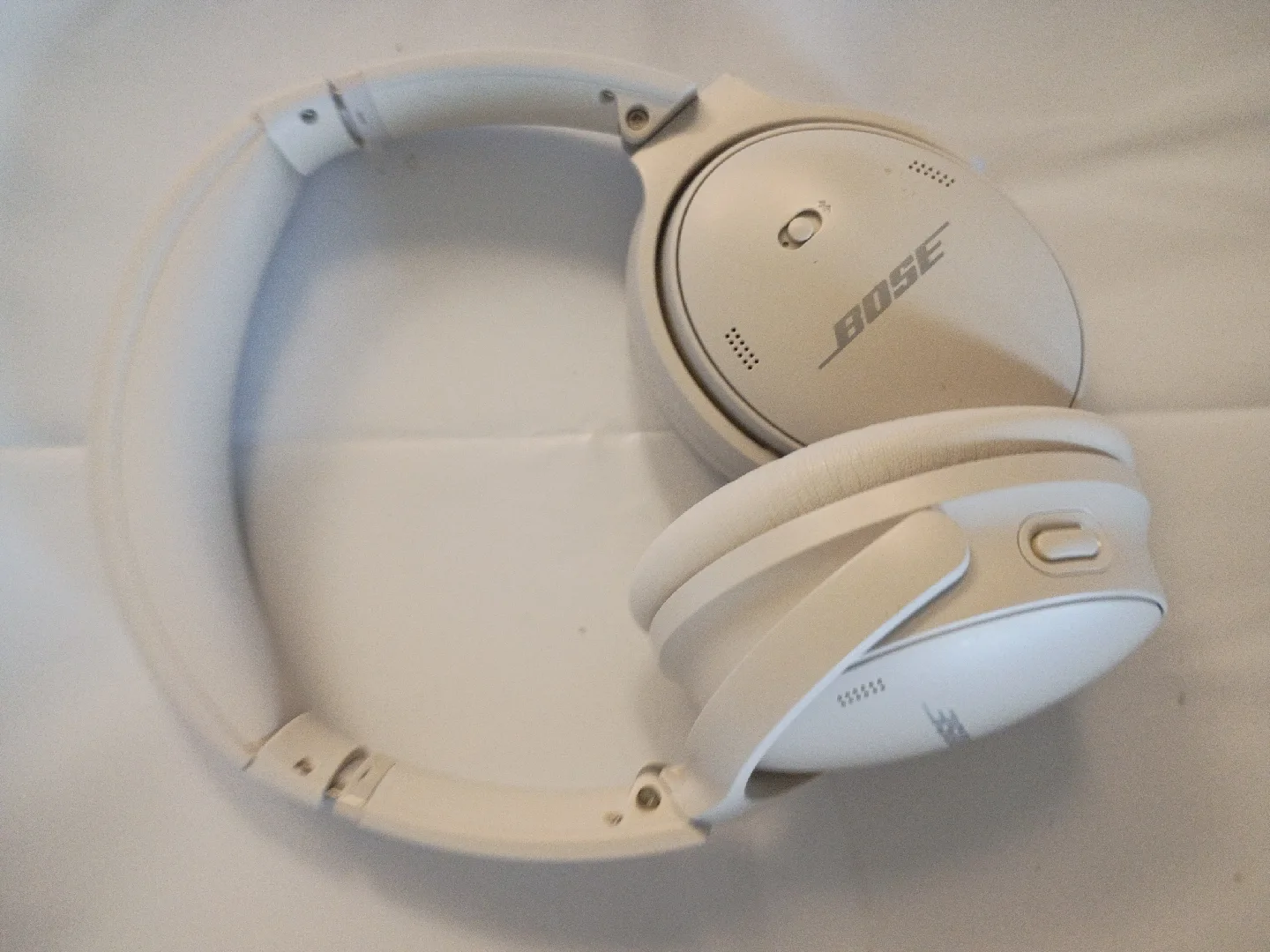 Bose QuietComfort 45 Wireless Headphones - White image indicator(5)