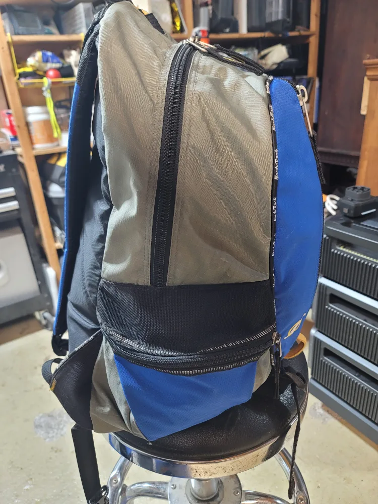 NordicTrack Backpack - Blue & Grey image indicator(4)