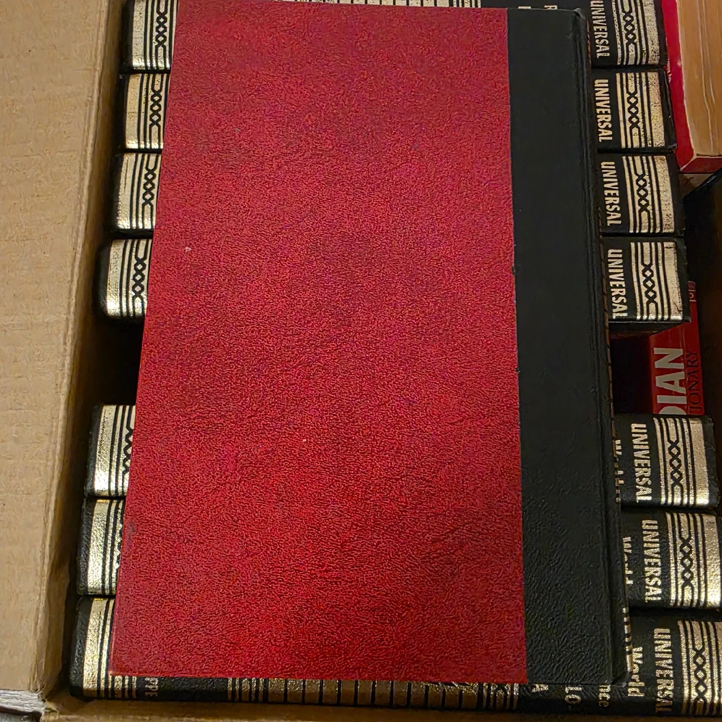 Universal World Reference Encyclopedia Set image indicator(2)