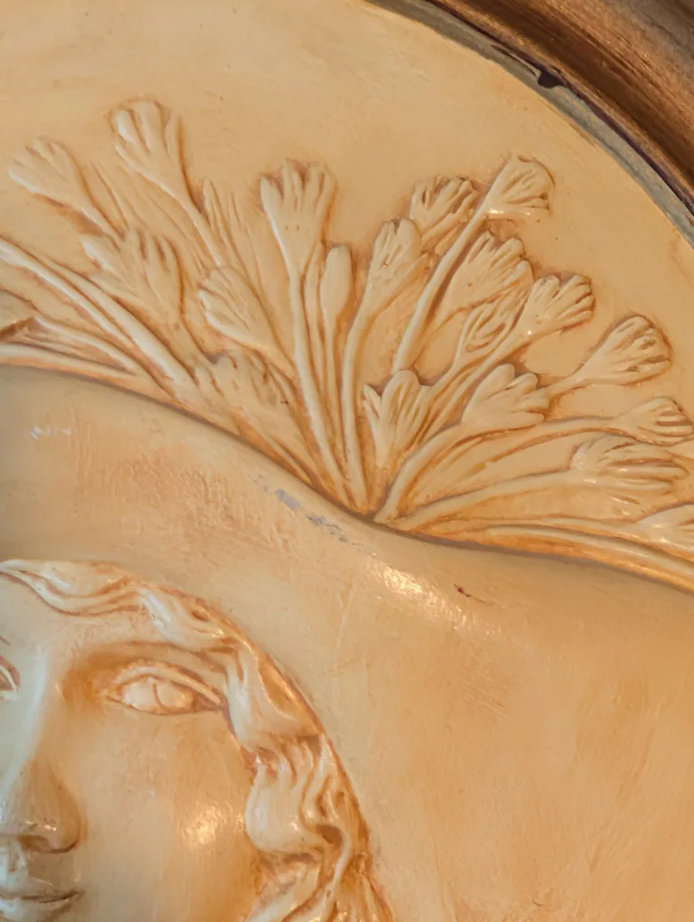 uncan Ceramic Erma Gilliland Wall Cameo image indicator(3)