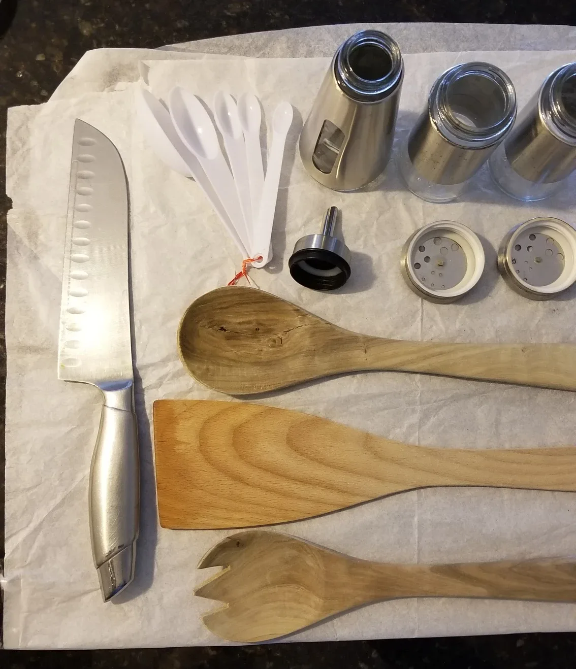 ROCK Pan,Oil Dispenser, Salt & Pepper Shaker Set etc.All for $4 image indicator(7)