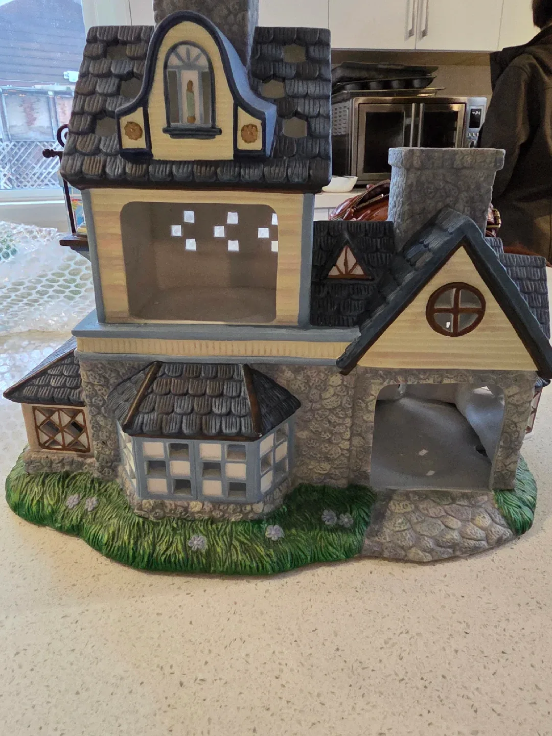 Christmas Village Lighted Buildings image indicator(6)