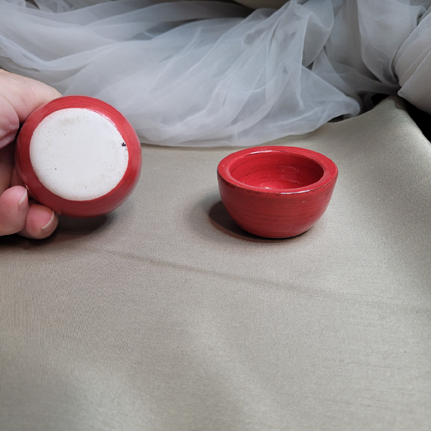 Pair of Little Red Ceramic Tealight Candle Holders Trinket... - photo 3