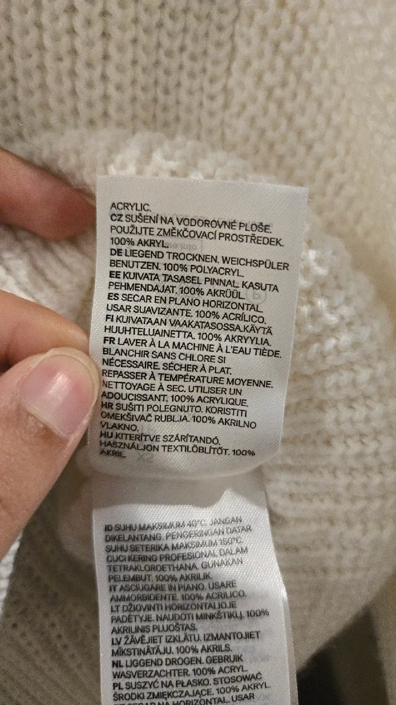 H&M Divided Cream Cropped Sweater - XS image indicator(5)