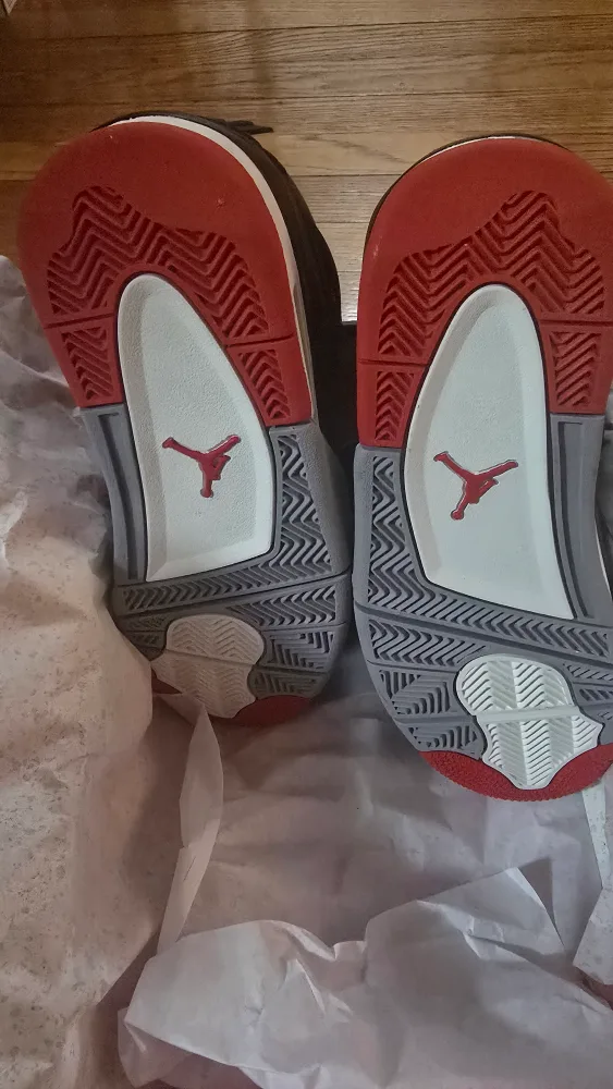 Nike Air Jordan 4 Retro Bred Reimagined 7y image indicator(2)