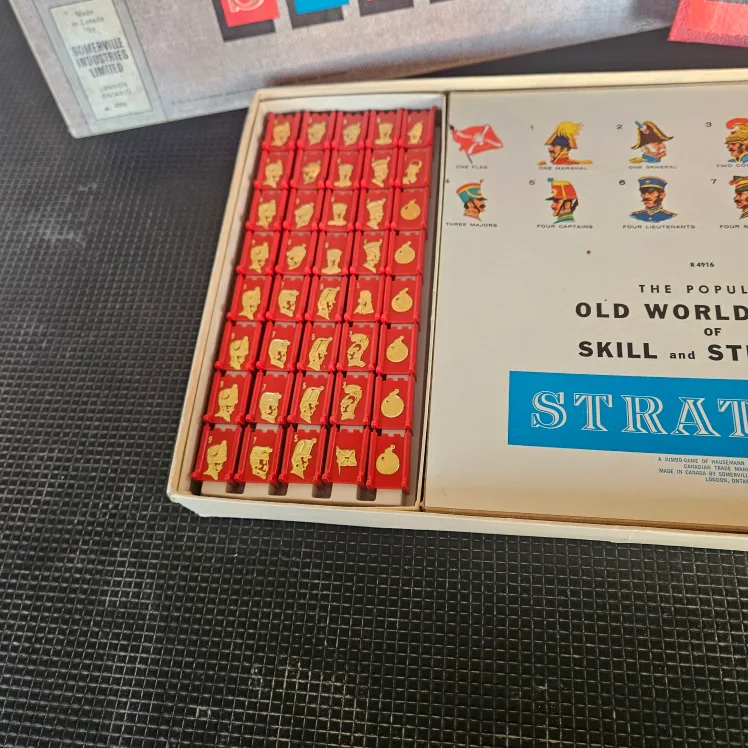 Stratego Milton Bradley board game vintage 1961 image indicator(5)