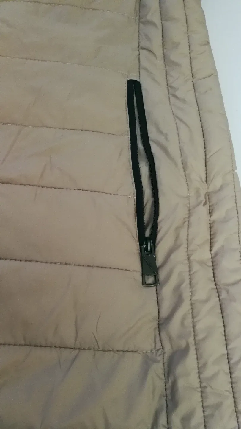 Hollister Light Puffer Jacket - Size S image indicator(5)