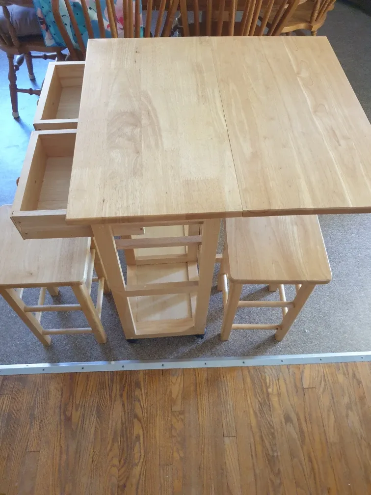 Table with Stools image indicator(6)