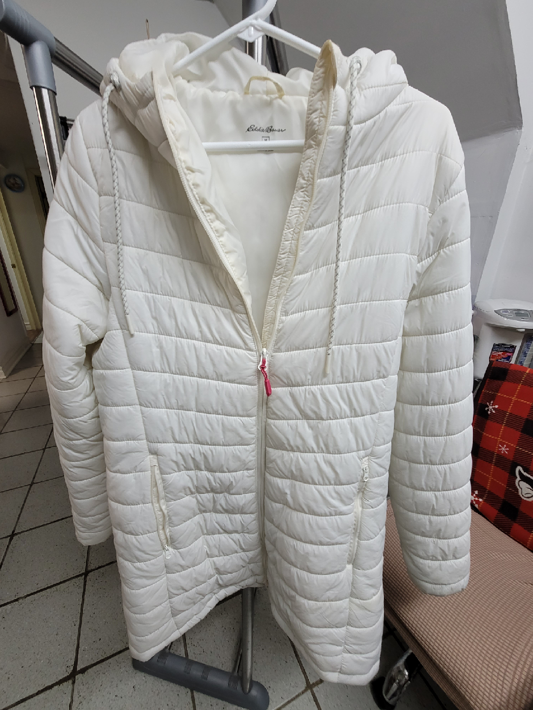 Eddie Bauer White Puffer Jacket - Size M