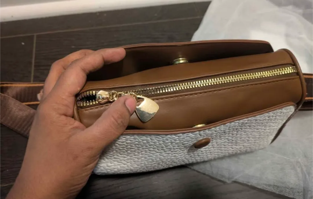 brand new stylish Beige Crossbody Bag for women image indicator(5)