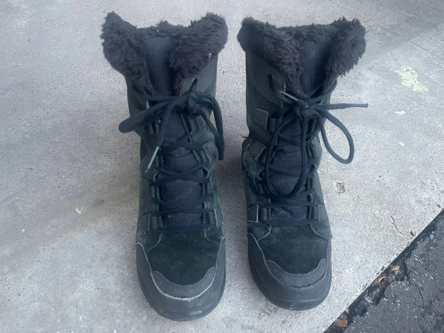 Columbia Black Winter Boots for Kids image indicator(2)