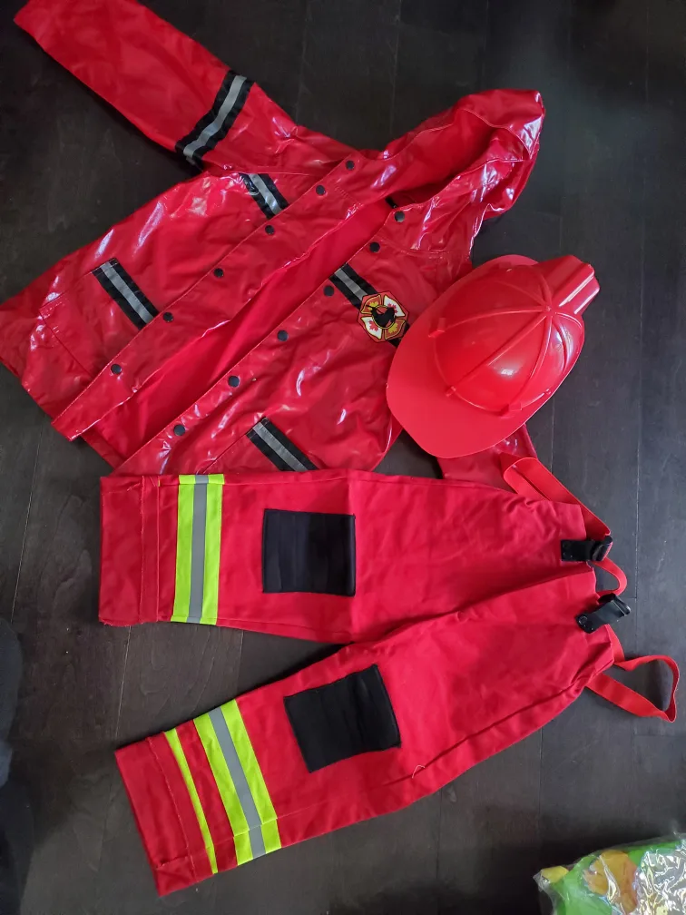 Halloween 🚒  Costume Set- size 5/6 thumbnail