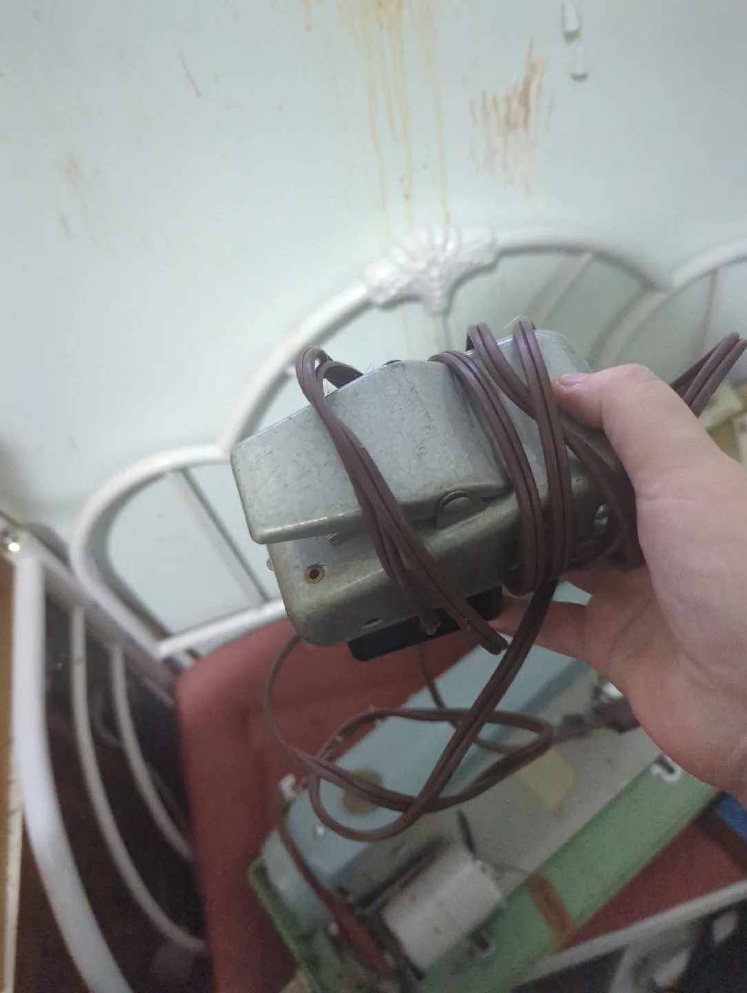 Vintage Sewing Machine Motor image indicator(2)