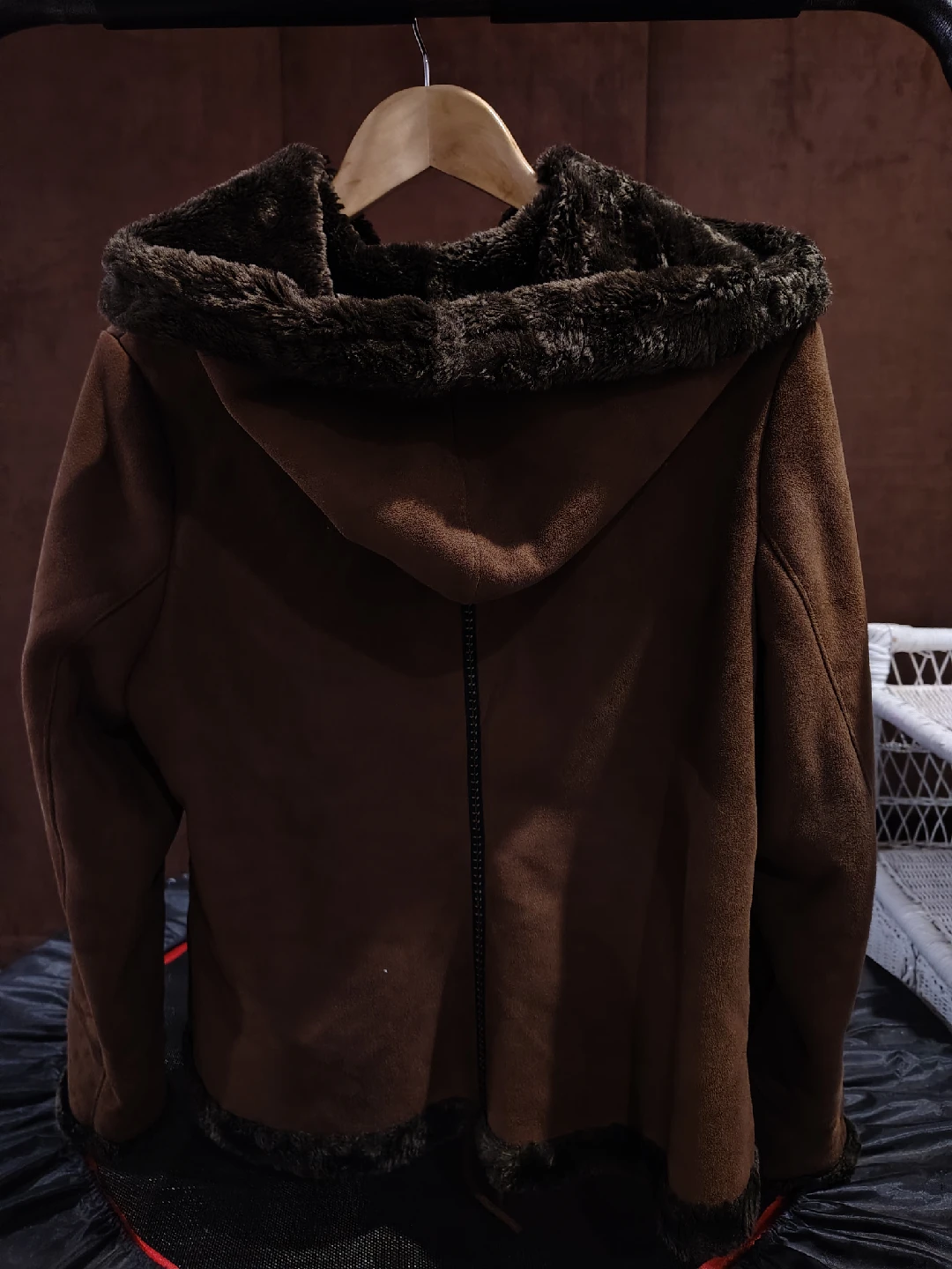 Jessica Brown Suede faux fur coat - photo 3