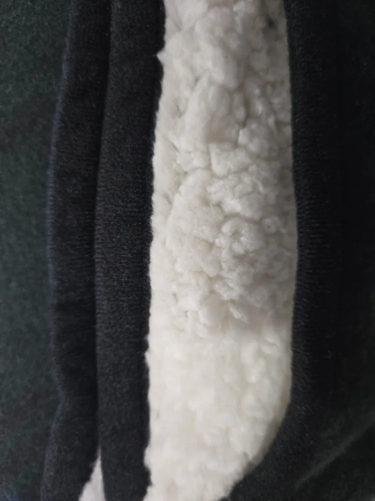 HB Stripes Fleece Blanket Roll - New image indicator(5)