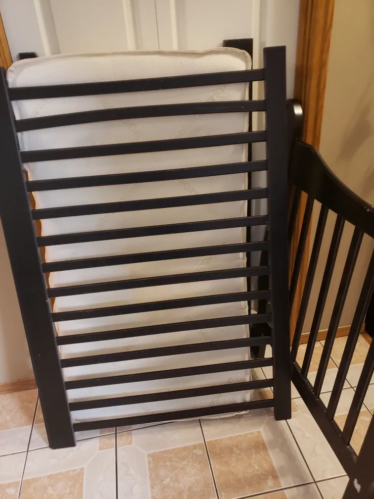 Convertible Baby Crib - Black image indicator(3)