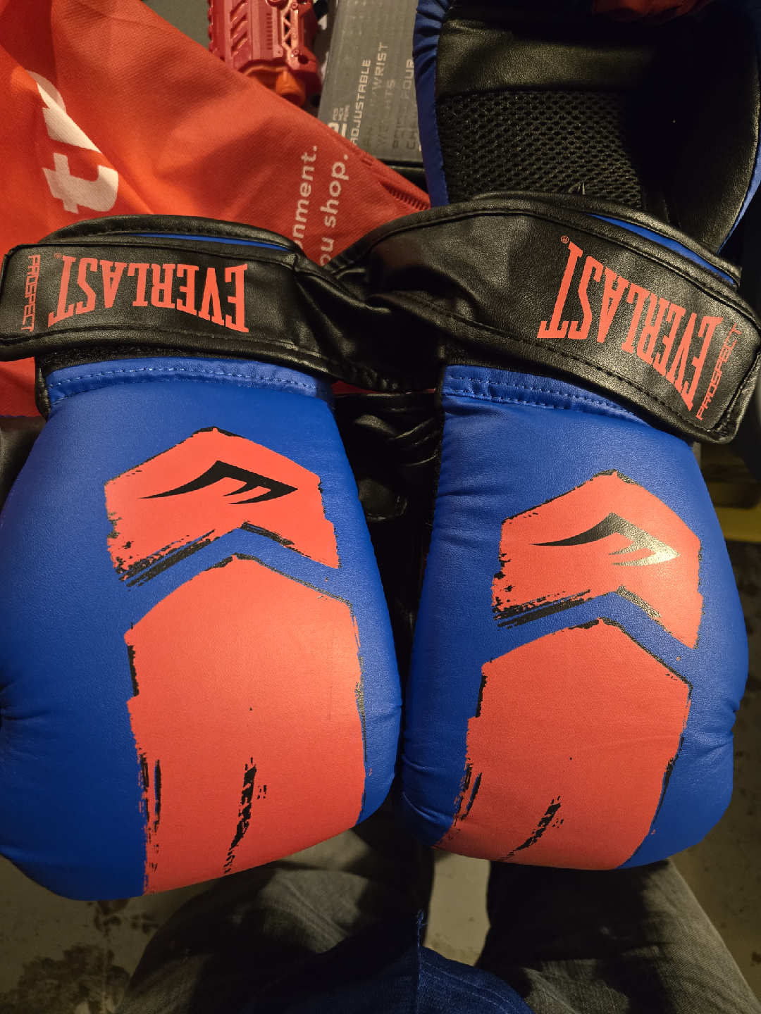 Everlast youth boxing Gloves 8oz