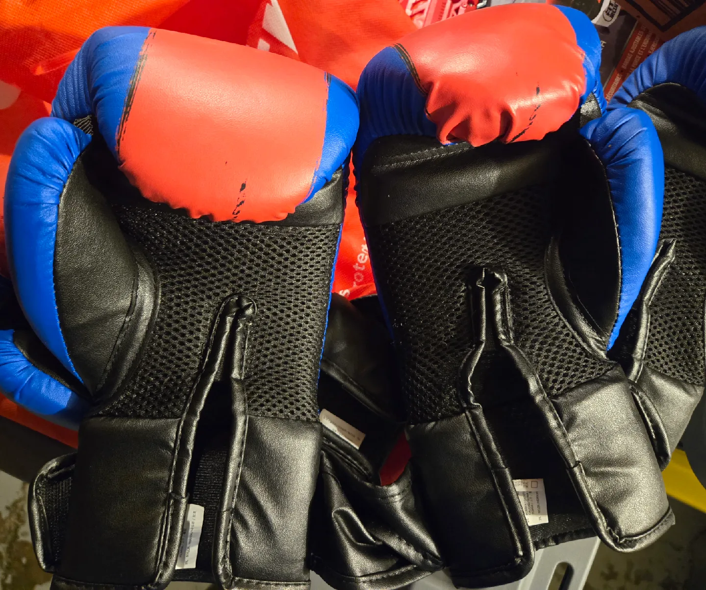 Everlast youth boxing Gloves 8oz image indicator(2)