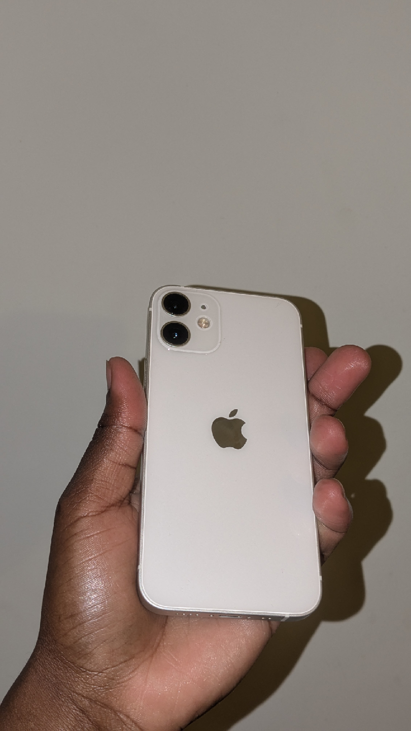 iPhone 12 Mini - 64GB – Great Condition + 2 CHARGERS GIFT - photo 2