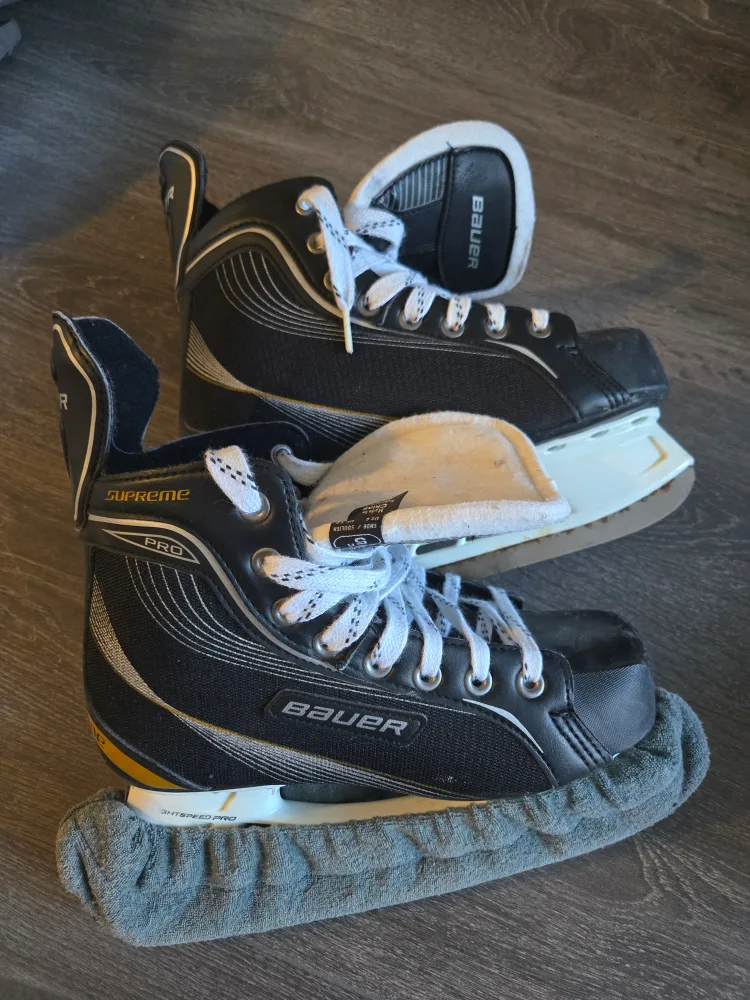 Bauer Supreme Pro Ice Skates - Size 5R thumbnail
