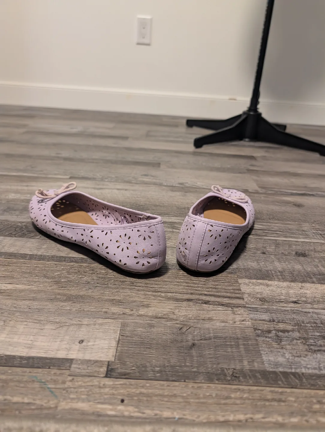 Assorted Women's Shoes image indicator(2)