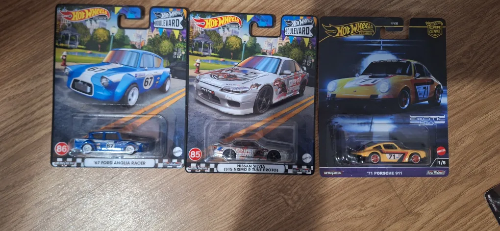 Hot Wheels Diecast Cars - Boulevard, Premium image indicator(2)