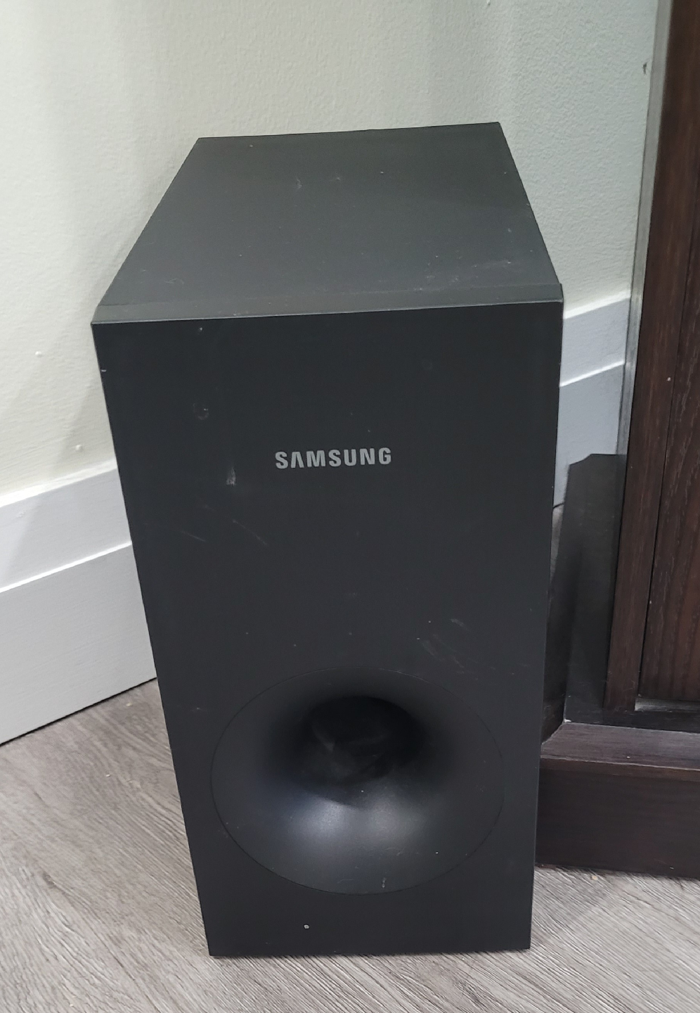 42" Smarth Samsung TV Soundbar and Subwoofer - photo 3