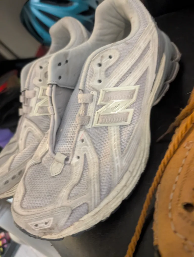 New Balance 1906R Grey Sneakers image indicator(5)