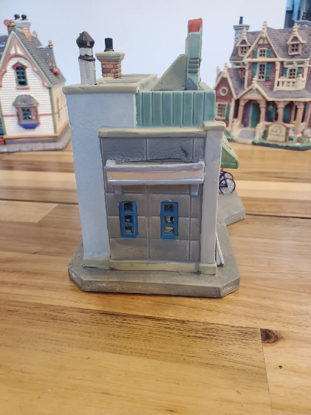 Comet Bike Shop Village Display image indicator(4)